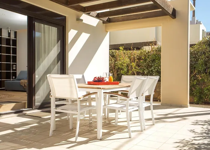 Laila Villa