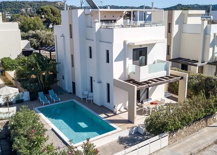 Laila Villa *